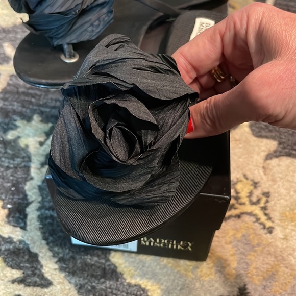 Badgley Mischka ‘flip flops’ - Picture 3 of 3